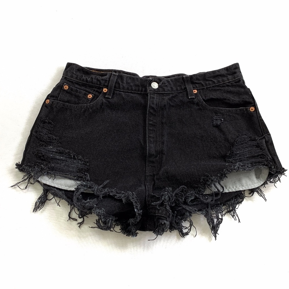DON’T BUY/ RESERVED/ LEVI'S Cutoffs/ Waist 33-34